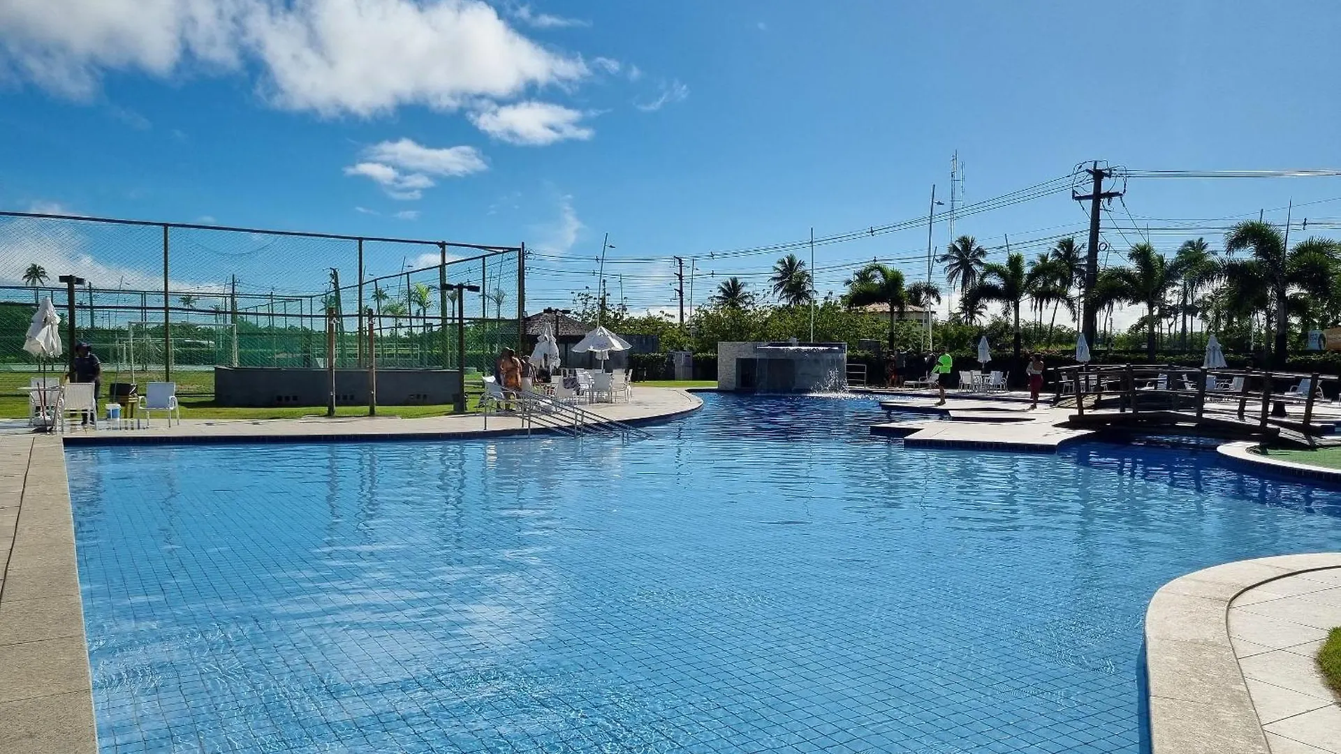 Muro Alto Condominio Clube Porto De Galinhas Por Brevelar