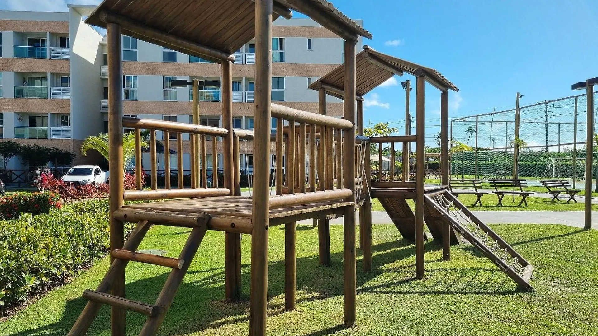 Muro Alto Condominio Clube Porto De Galinhas Por Brevelar
